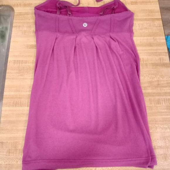 2 Lululemon tank tops - Picture 3 of 3